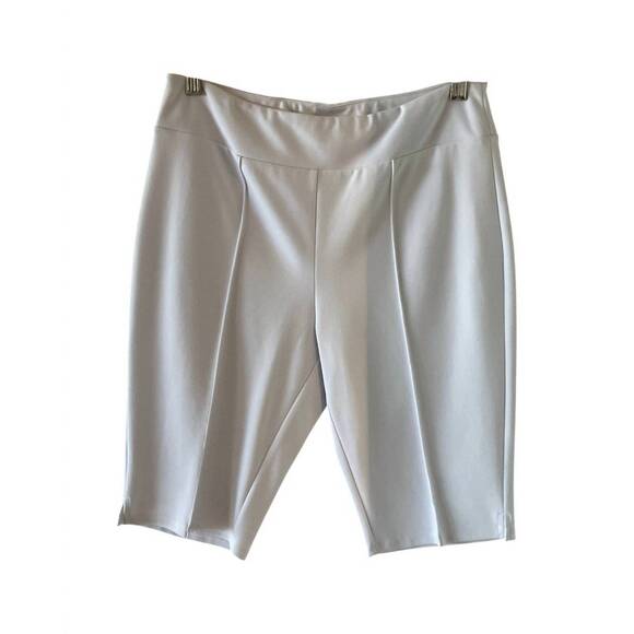NEW JUDE CONNALLY women's classic short in white